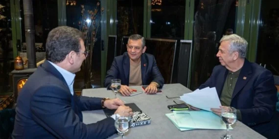 Mansur Yavaş Özgür Özel’e Ön Seçime Katılmayacağını Bildirdi