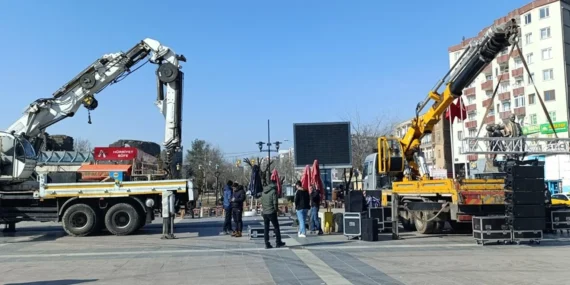 Diyarbakır’da Öcalan Hazırlığı, Dev Ekran Kuruluyor