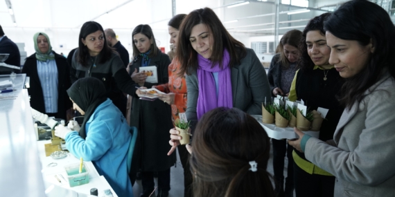 Fabrikada Çalışan Kadınların 8 Mart Kadınlar Günü’nü Kutladı