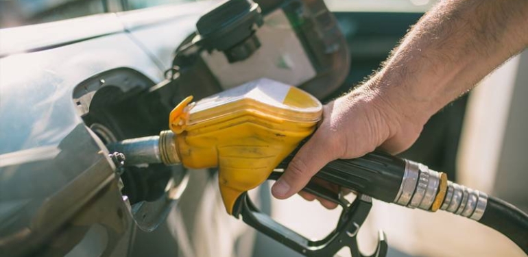 Benzine Bu Gece Zam Geliyor