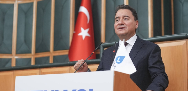 Ali Babacan: Kürtçeden Korkup Yayını Kestiler