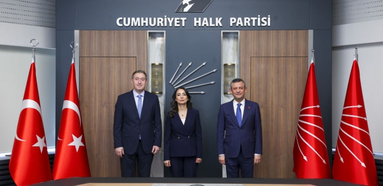 DEM Parti CHP ile Görüştü, “Kürt Sorununu Çözecek Demokratikleşme Paketinin Üzerinde Çalışıyoruz”