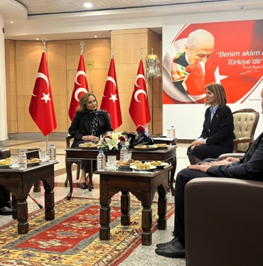 DEM Parti ve MHP İlk Kez Bayramlaştı