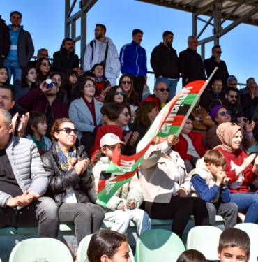 Kadınlardan Amedspor Kadın Futbol Takımına Destek