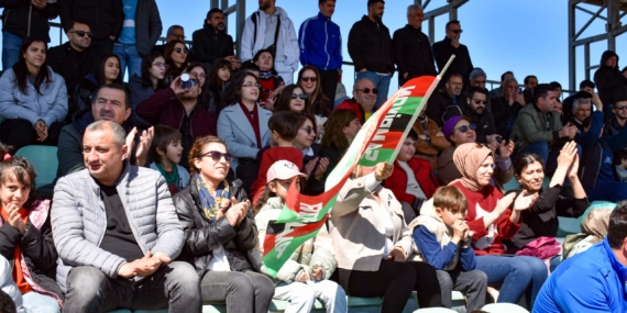 Kadınlardan Amedspor Kadın Futbol Takımına Destek