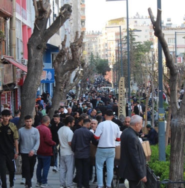 siirt kalabalık insanlar güres