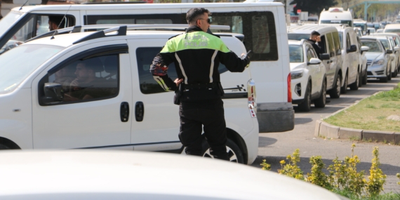 Bayram Tatilinin 1. Günü 5 Kişi Hayatını Kaybetti, Bin 219 Kişi Yaralandı