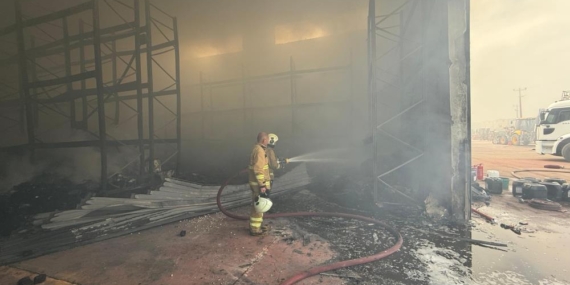 Cizre’de Çıkan Yangında Fabrika Küle Döndü