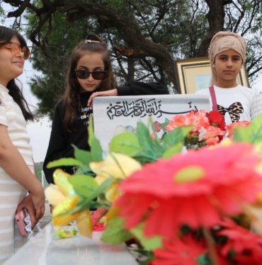 Arkadaşları Bayramda Narin'in Mezarını Ziyaret Etti