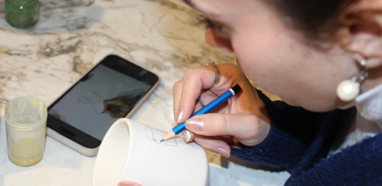 Kadınlar Günün Yorgunluğunu Sanat Atölyesinde Atıyor