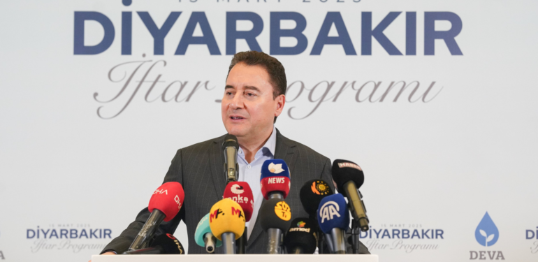 Babacan, Diyarbakır’da Konuştu: Yüzde 5 İhtimal da Olsa Destekleriz