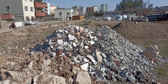 Kontrolsüz Dökülen Molozlar Soruldu