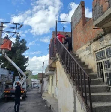 diyarbakirda-40-aydir-karanliktaydi-imdadina-yetistiler