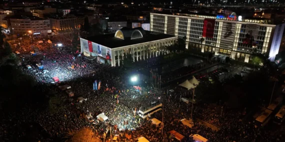 Deniz Zeyrek: ‘İBB’ye de CHP’ye de Kayyum Atanmayacak’ Bilgisi Verildi