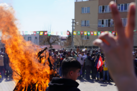 ilk newroz ateşi yakıldı lice