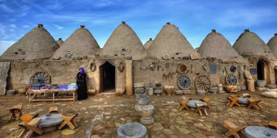 Yüzyıllardır Ayakta Duran Kümbet Evler