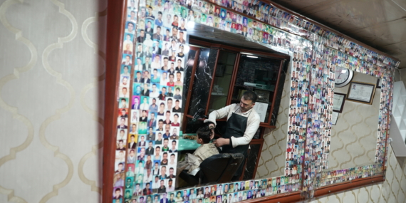 Fotoğrafçı mı, Berber mi? | “Para Biriktirmiyorum, İnsan Biriktiriyorum”