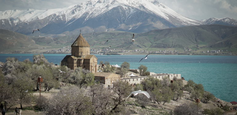 “Van’da Öğretmen Olmak” Temalı Fotoğraf ve Anı Yarışması