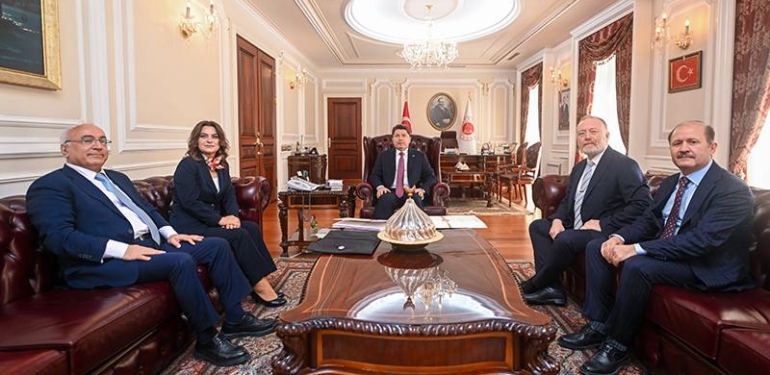 DEM Parti Heyeti, Adalet Bakanı Tunç ile Görüştü: “Öcalan’ın Koşullarıyla İlgili Bazı Gelişmeler Görebiliriz”