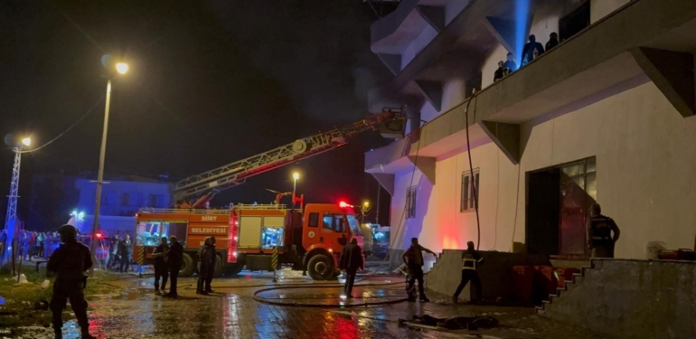 Terlik Fabrikasında Çıkan Yangında 11 Kişi Dumandan Etkilendi