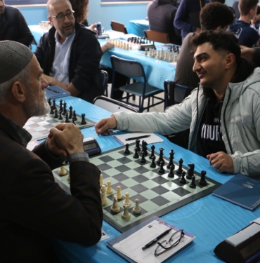 DİYARBAKIR'DA 7'DEN 70'E SATRANÇ TURNUVASI DİYARBAKIR'DA İLK KEZ DÜZENLENEN SATRANÇ TURNUVASINA 23 İLDEN 120 SPORCU KATILDI
