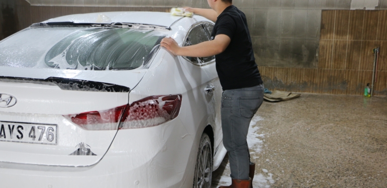 Çamur Yağdı, Oto Yıkamacılarda Kuyruk Oluştu