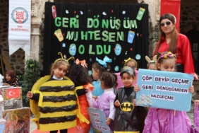 Atık Malzemelerden Çocuk Defilesi Düzenlendi