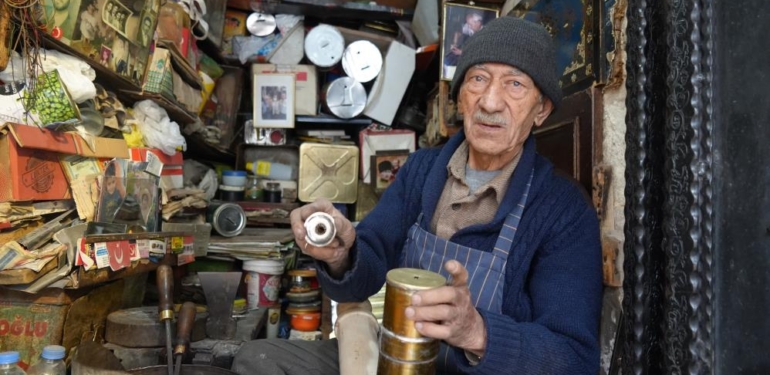 Gaziantep’te Teneke Ustası, 66 Yıldır Birçok Ülkeye İhracat Yapıyor