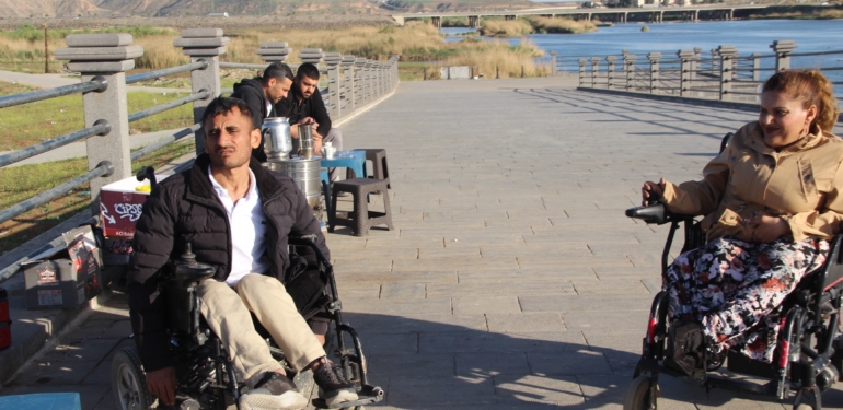 Engelli Çift, Közde Çay Satarak Hayallerindeki Evi Almak İstiyor