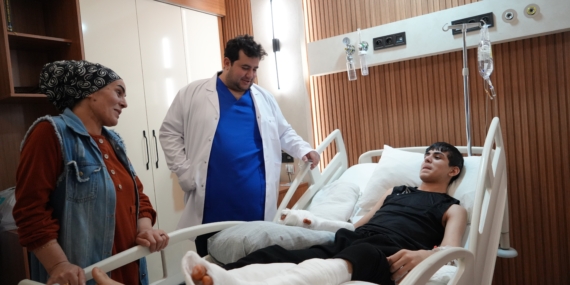 Makineye Kaptırdığı El Parmaklarının Yerine Ayak Parmağı Dikildi