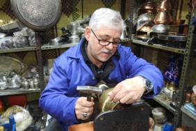 BAKIR SESLERİ ARASINDA GEÇEN BİR ÖMÜR