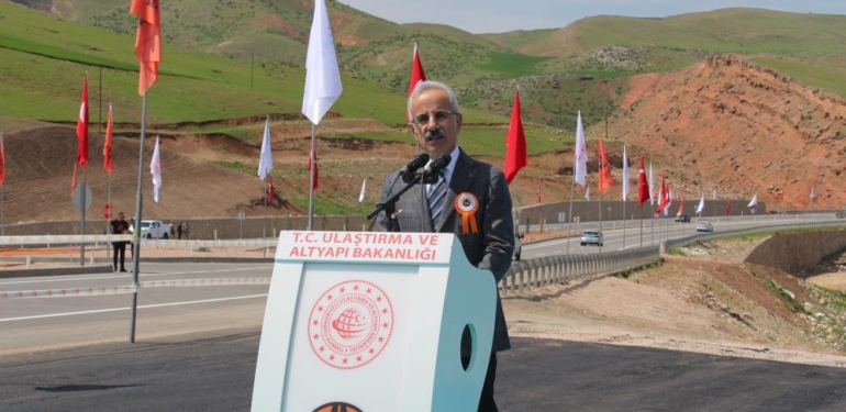 Bakan Uraloğlu Duyurdu: Tren Siirt’e Kadar Gelip Hızlandırılacak