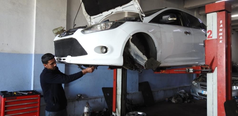 Oto Tamirciler Aylık 50 Bin TL’ye Eleman Bulamıyor
