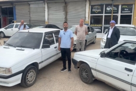 ÇALINTI OTOMOBİLLE BAŞKA BİR OTOMOBİL ÇALDILAR OTOMOBİL HIRSIZLARI POLİSE YAKALANDI