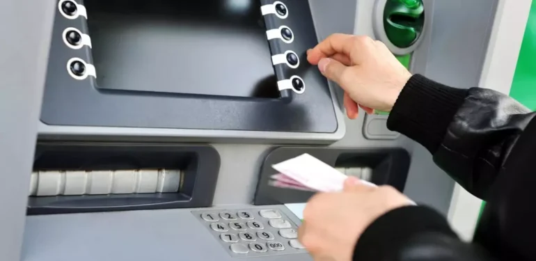 ATM’lerde Ücretsiz Para Çekme Sınırı Değişti