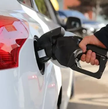 benzine-zam-geldi-guncel-akaryakit-fiyatlari-12-nisan-2025-s54l