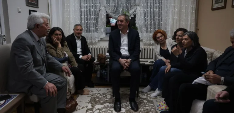 DEM Parti, Yeni Çözüm Sürecini Evlere Taşıdı