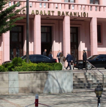 DEM Parti ile Adalet Bakanı Tunç Arasındaki Görüşmesi Başladı