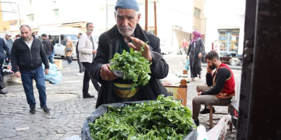 75’lik Dedenin 50 Yıllık Zorlu Mesaisi