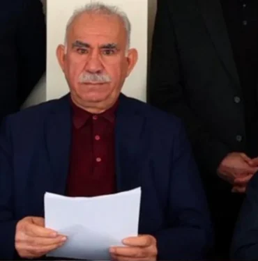 perde-arkasi-ocalan-bahcelinin-saglik-durumunu-sormus-devlet-ocalanin-konusmasini-videoya-cekmis-1rum