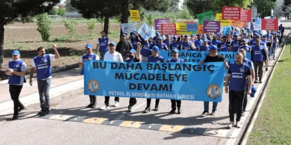 Tüpraş İşçileri Eylemlerini Sürdürüyor