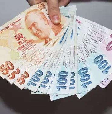 yuzbinlerce-iscinin-gozu-maas-zammi-icin-18496852_5961_amp (1)