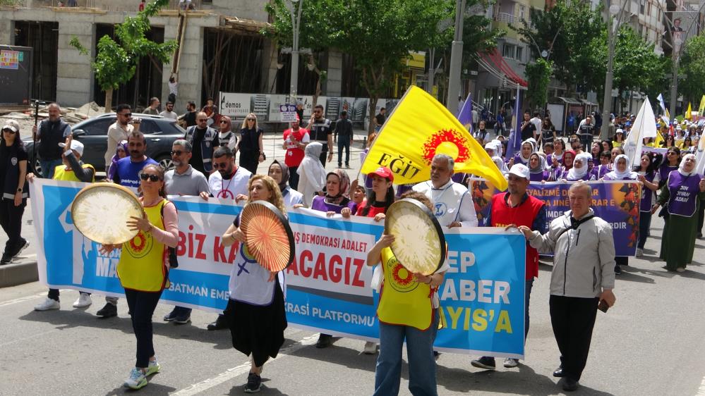 Batman'da İnşaat İşçileri 1 Mayıs Kutlamalarını Çalışarak İzledi