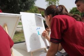 CİZRE'DE "OKULUMLA SOSYALLEŞİYORUM" PROJESİYLE ÖĞRENCİLER AÇIK HAVADA SANATLA BULUŞTU