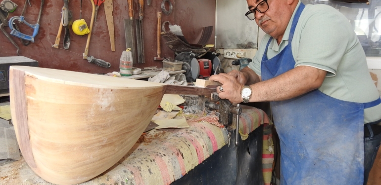 35 Yıldır Yaptığı Bağlamaları Çalamayan Ustanın Üzüntüsü