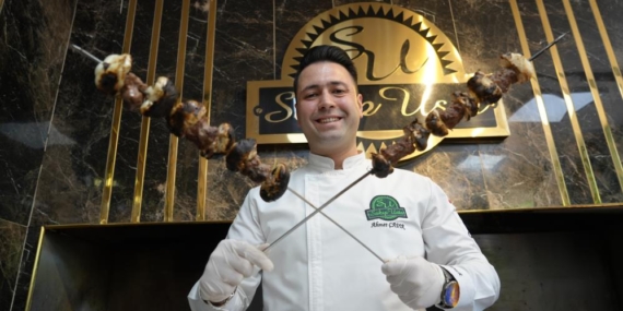 Yılda Sadece 3 Hafta Yapılan Sarımsak Kebabı Damak Çatlatıyor