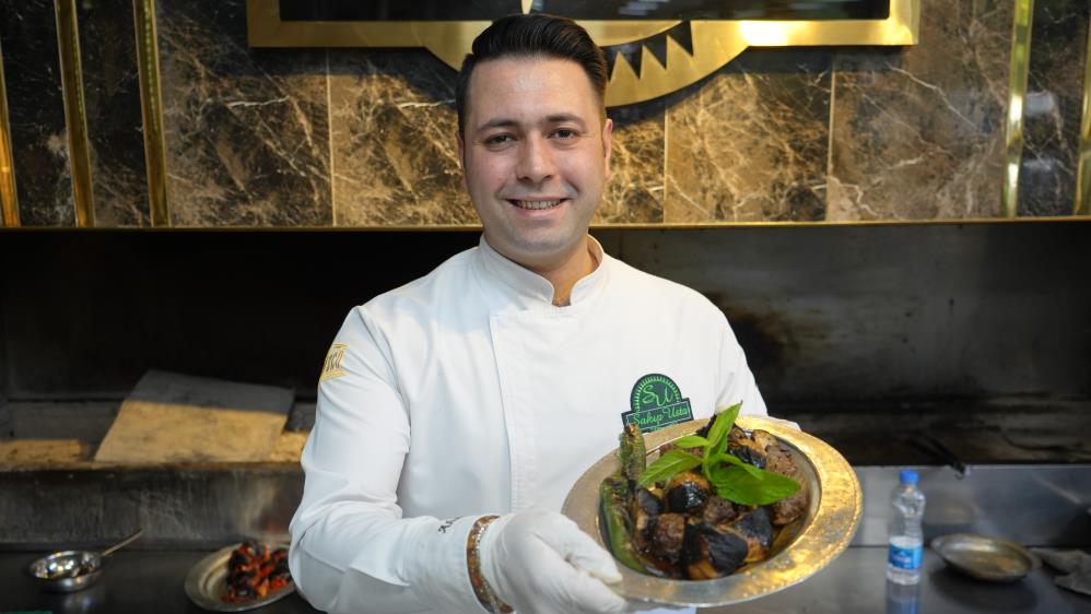 Yılda Sadece 3 Hafta Yapılan Sarımsak Kebabı Damak Çatlatıyor 1 Yılda Sadece 3 Hafta Yapılan Sarımsak Kebabı Damak Çatlatıyor