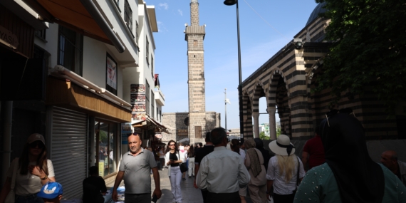 Diyarbakır’da Kadına Şiddet Uygulayana İş Yok!