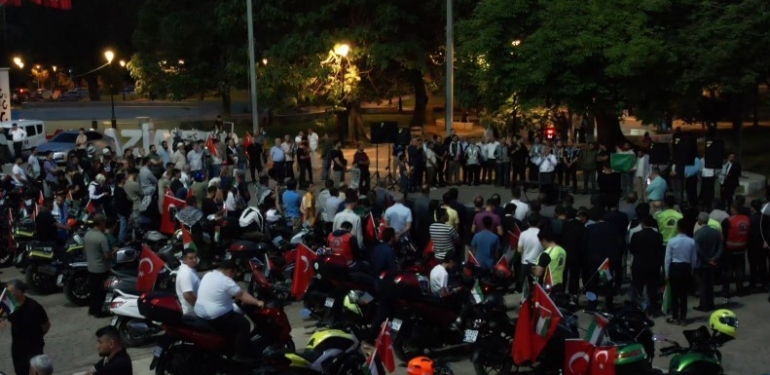Motosiklet Sürücüleri İsrail’i Protesto Etti: “Nehirden Denize Özgür Filistin”
