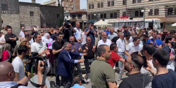 PKK Fesih Kararı Aldı, Diyarbakır’da Kutlamalar Başladı